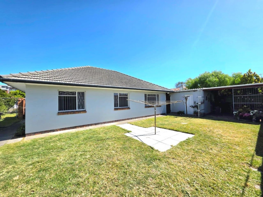 3 Bedroom Property for Sale in Thornton Western Cape